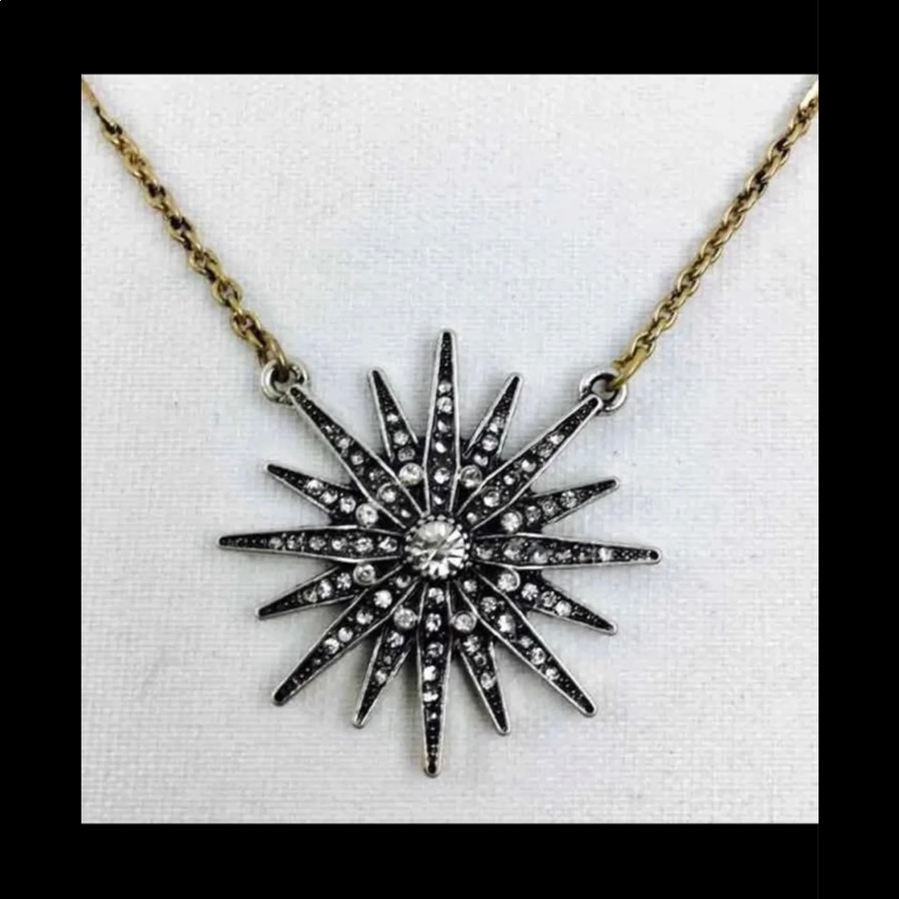 ⭐️Sunburst pendant necklace